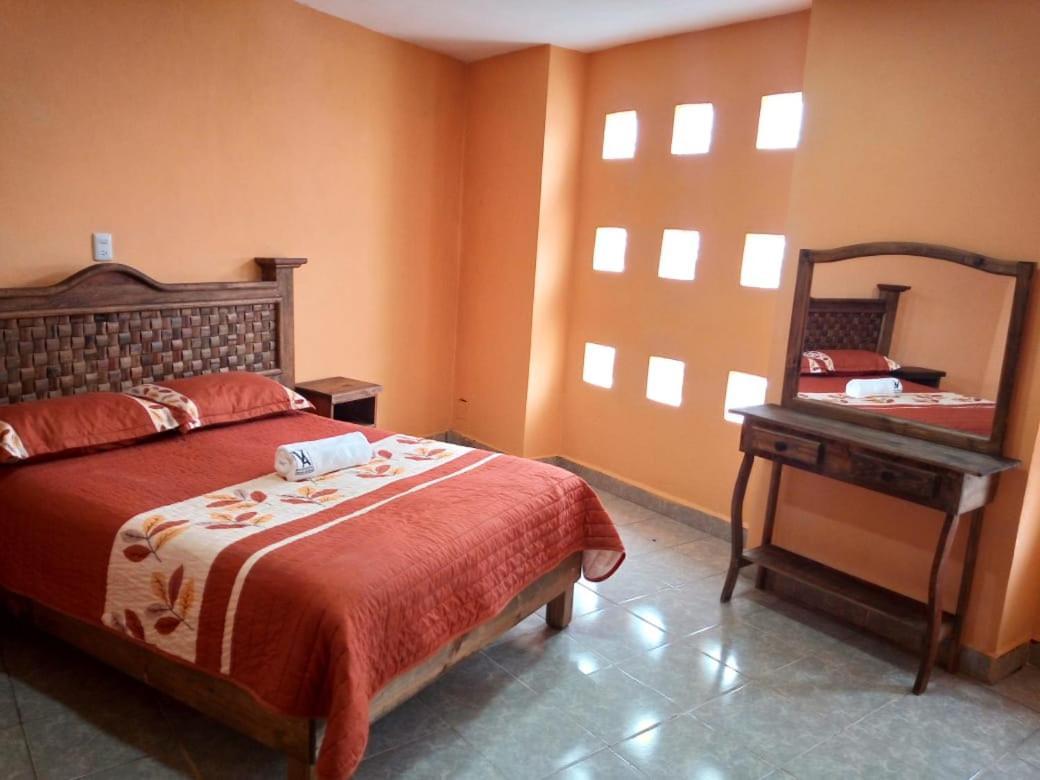 Hotel Posada Victor Antonio Сакатлан Экстерьер фото